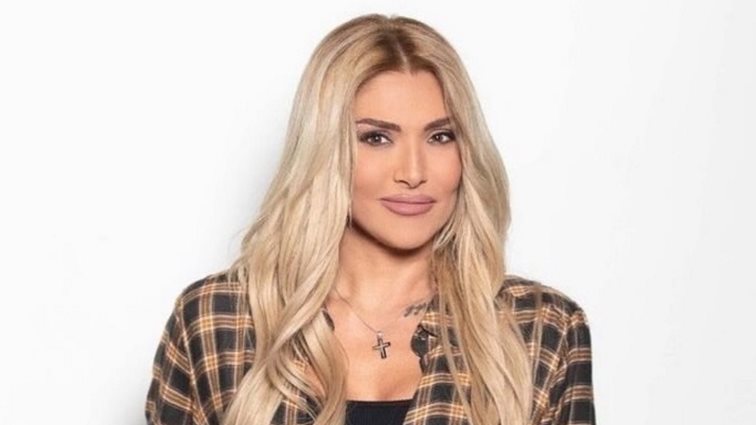 Χείμμαρος η μητέρα του Μπάμπη Λαζαρίδη για την Αγγελική Ηλιάδη και τα πλάνα της "Φάρμας": "Ντροπή της"