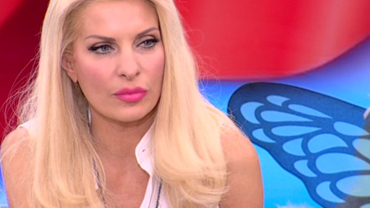 Ελένη Μενεγάκη: «Δεν σκέφτηκα ποτέ τι θα πει κάποιος για το τι κάνω εγώ στην προσωπική μου ζωή»