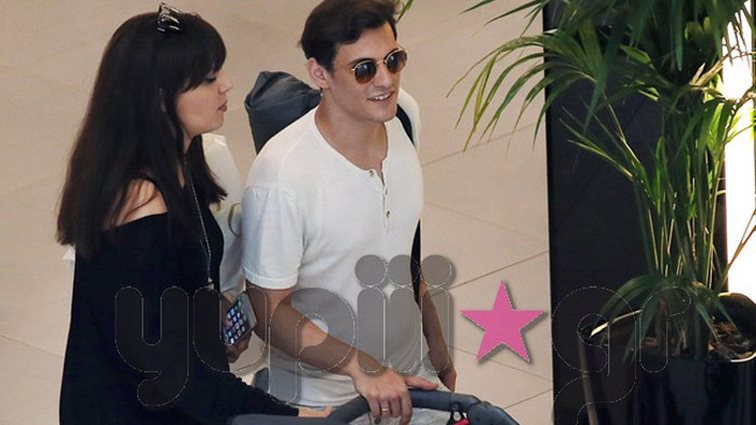 Σταύρος Σβήγκος: Η πρώτη δημόσια εμφάνιση με την σύζυγο και το παιδί του! Όλες οι φωτογραφίες