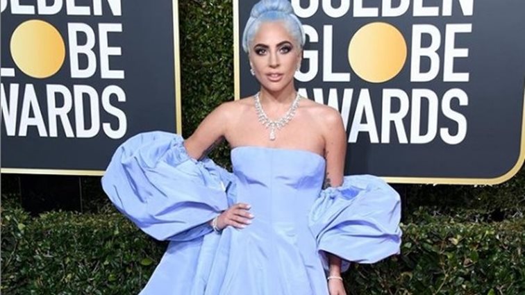 Blue is the new Black: Η Lady Gaga με μπλε μαλλιά και η Lupita Nyong’o με μπλε βλεφαρίδες!
