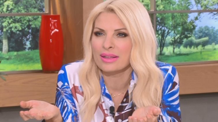 Ελένη Μενεγάκη: Το αστείο περιστατικό που βίωσε στην τράπεζα!