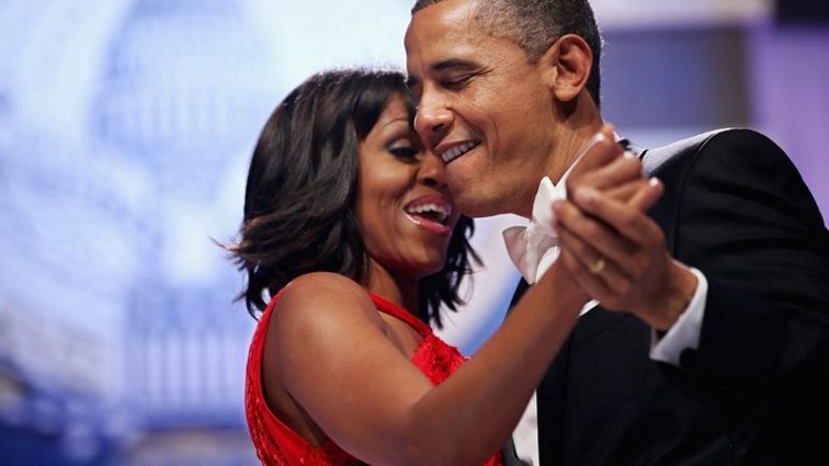 &quot;Έτσι αρχίσαμε&quot; | Η παλιά φωτογραφία για την 29η επέτειο γάμου του Barack και της Michelle Obama