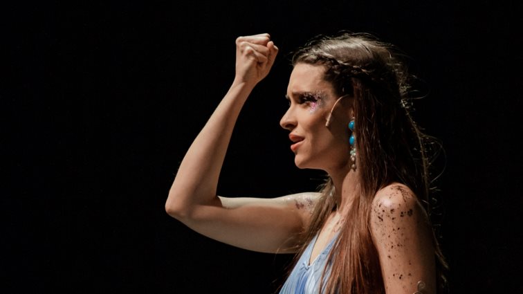 Ιζαμπέλλα Φούλοπ | Από τη &quot;Γη της Ελιάς&quot; στο Εθνικό Θέατρο της Ουγγαρίας