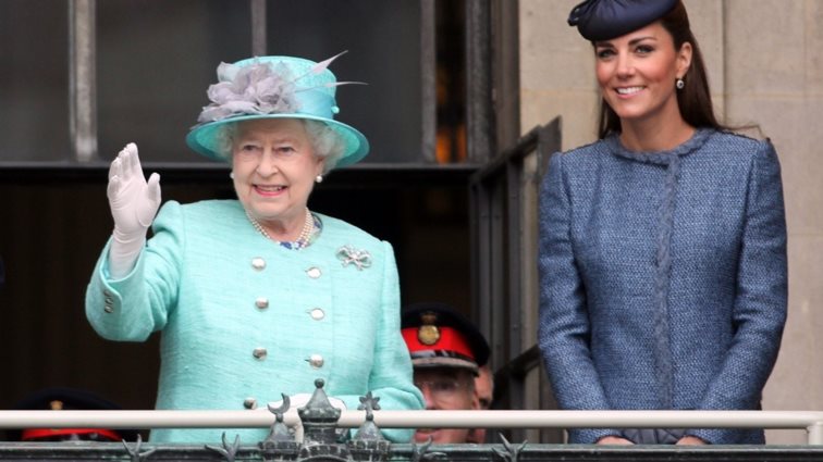 Kate Middleton
: Η κοινή εμφάνιση με την βασίλισσα Ελισάβετ έπειτα από 7 χρόνια