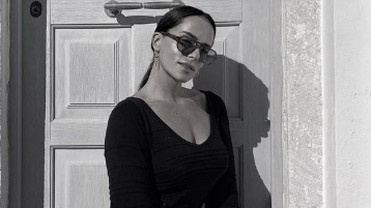 Οι φωτογραφίες της Μαρίας Αντωνά από τις διακοπές της στην Τήνο με τον Γιώργο Λιάγκα