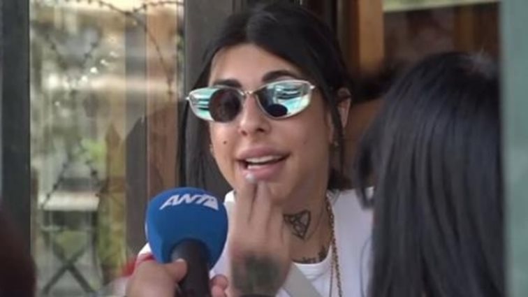 Ένταση με την Super Κική και τους δημοσιογράφους έξω από τα δικαστήρια: "Βλέπω τον κ. Τσαγκρίδη με την κ. Μπάρκα"