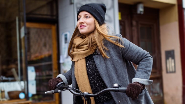 5 στιλιστικές συμβουλές για να ντυθείς κομψά στο κρύο