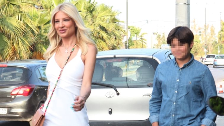 Φαίη Σκορδά | Ο γιος της, Γιάννης τελείωσε την A&#39; γυμνασίου - Το εντυπωσιακό πάρτι &amp; οι φωτογραφίες