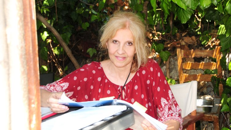 Ελένη Ζιώγα: &quot;Έίναι ριψοκίνδυνο να αποδίδεται κάτι που έχει θεολογικό περιεχόμενο με απλοϊκούς τρόπους&quot;