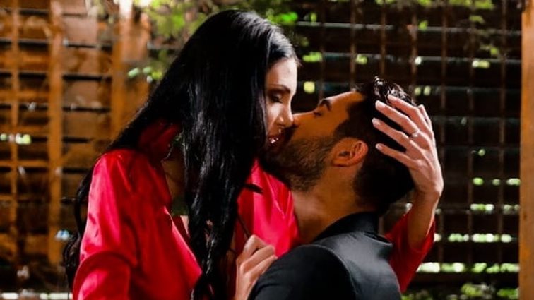 Επικό! Η Σία του Bachelor πόσταρε την ιστορία της στο Thank You Next