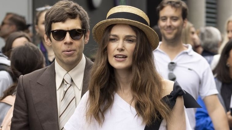 Κίρα Νάιτλι: Η αιθέρια εμφάνιση με vintage Chanel look - Το απίθανο λευκό φόρεμα και τα κομψά αξεσουάρ