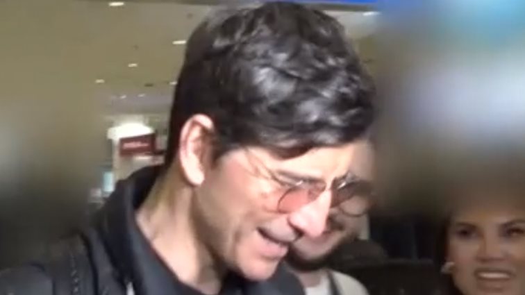 Η πρώτη αντίδραση του Σάκη Ρουβά στις δηλώσεις του Γιώργου Νταλάρα ότι δεν κατάλαβε το "Άξιον Εστί"