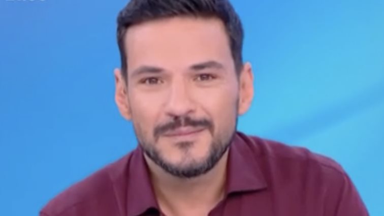 O Κώστας Τσουρός αντέδρασε on air σε σχόλιο συνεργάτη του: "Είπες κάτι προσβλητικό για εμένα"