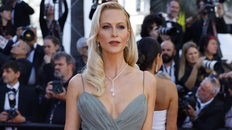 Πόπι Ντελεβίν: Η πρώην του Κωνσταντίνου Αλέξιου πήγε στις Κάννες με εκθαμβωτικό φόρεμα Celia Kritharioti