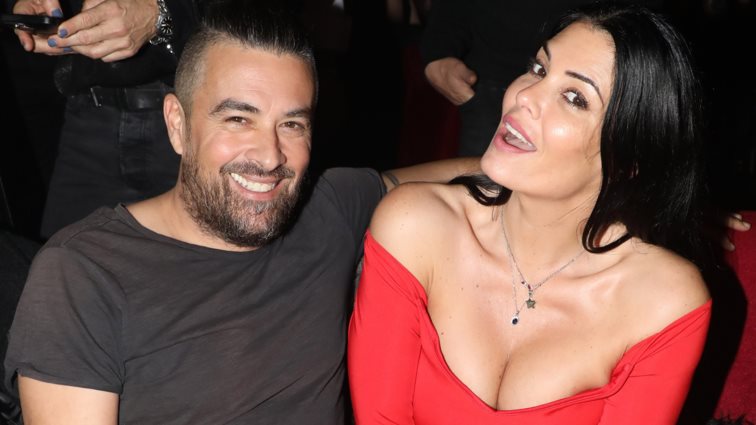 Οι δημόσιες ευχές της Μαρίας Κορινθίου &amp; του Γιάννη Αϊβάζη για την γιορτή της κόρης τους, Ισμήνης