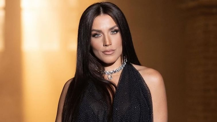 Ιουλία Καλλιμάνη: "Δεν έχω μνήμες από τον πατέρα μου, έχω όμως μια εικόνα χαραγμένη στο μυαλό μου"