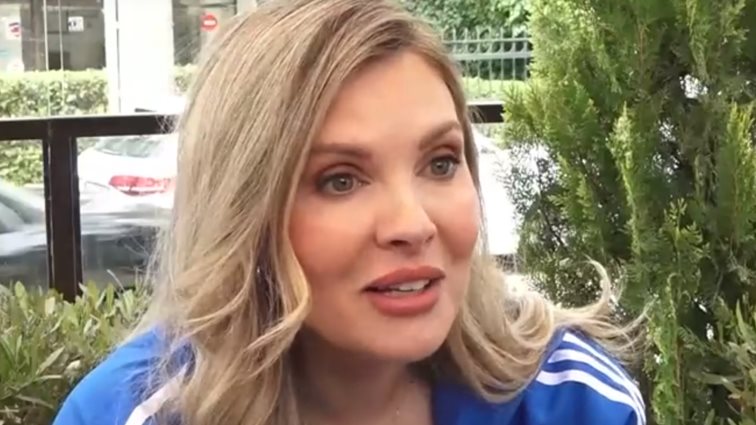 Η Χριστίνα Αλούπη απαντά στις φήμες χωρισμού από τον Κωνσταντίνο Κέφαλο: "Θα υπερασπιστώ τους δημοσιογράφους"