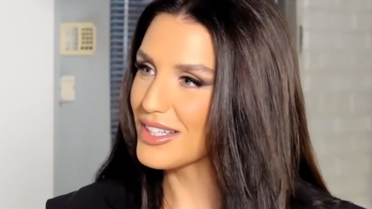 Ιουλία Καλλιμάνη: "Μου κόστισε η απώλεια του πατέρα μου, ένα παιδί το βιώνει πολύ έντονα"