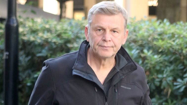 Απόστολος Γκλέτσος: &quot;Τον είδα να γλείφει τους χωροφύλακες, εμετός&quot;