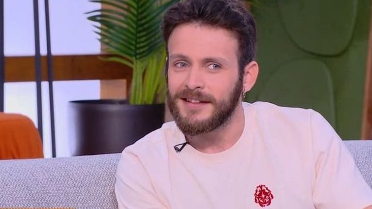 Γιώργος Μπένος: "Δέχτηκα bullying στο γυμνάσιο, μπορεί να σε δείξει ο άλλος με το δάχτυλο γιατί κάνεις παρέα με κορίτσια"