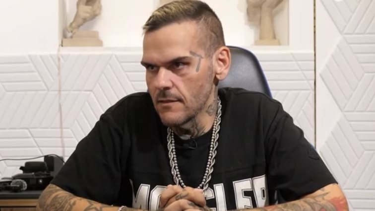 Το Θηρίο αποκάλυψε την πασίγνωστη τραγουδίστρια για την οποία έγραψε τα &quot;Μαύρα Μεσάνυχτα&quot;