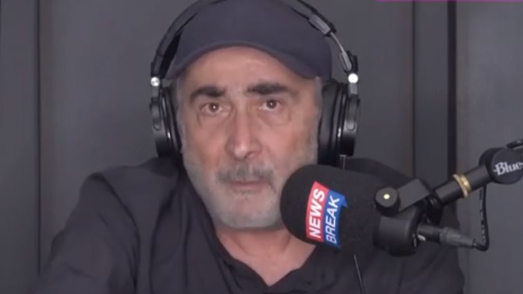 Λάκης Λαζόπουλος: "Αν σπουδάζεις και δεν έχεις τσίζμπεργκερ, βλέπεις έναν άντρα να χτυπάει μια γυναίκα και σε νοιάζει η καριέρα του"