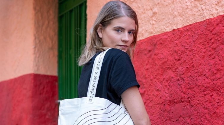 Δανάη Μιχαλάκη: &quot;Νιώθω ότι ξαναγεννήθηκα και εγώ με την κόρη μου - Είμαι τρελά ερωτευμένη, είμαι τρελαμένη&quot;