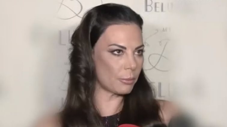 Εκνευρισμένη η Εύη Βατίδου: "Είπε ο Αλέξης Κούγιας δημόσια ότι δε ξέρει αν θα αφήσει την περιουσία του στα παιδιά μας;"