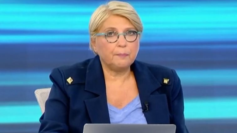 Αποχώρησε εκτάκτως η Ελένη Καλογεροπούλου από την εκπομπή: &quot;Δεν αισθάνομαι καλά, πρέπει να βγω λίγο έξω&quot;