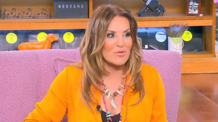 Η Ναταλία Γερμανού άφησε άφωνους τους πάντες αποκαλύπτοντας το παρασκήνιο πίσω από το τραγούδι &quot;Ο νέος είναι ωραίος&quot;