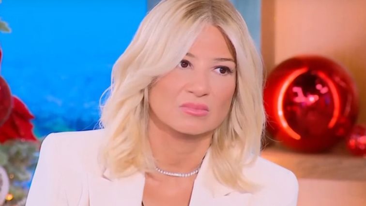 Φαίη Σκορδά: "Ήθελα πολύ σήμερα να είναι μαζί μας ο Ανδρέας Μικρούτσικος"