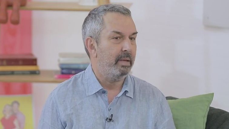 Χρήστος Χατζηπαναγιώτης: "Η απόφασή μου να ζήσω με τη Βίκυ Σταυροπούλου υπήρξε αντικείμενο κριτικής και σχολιασμού - Δεν άφησα περιθώρια να μου ορίσουν τη ζωή"