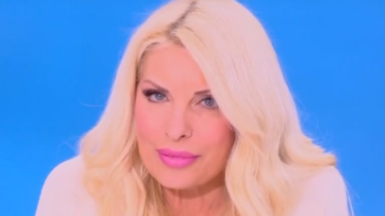 Ελένη Μενεγάκη: "Κάνω την ψύχραιμη τώρα, την κάνω αν και δεν είμαι..."