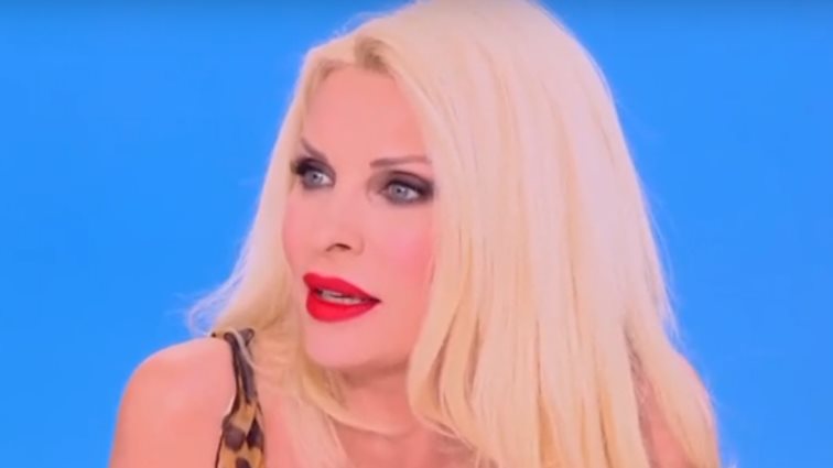 Ελένη Μενεγάκη: "Αγαπώ τον Παπανώτα, μια φορά να μπεις στη καρδιά μου, δεν βγαίνεις ποτέ"