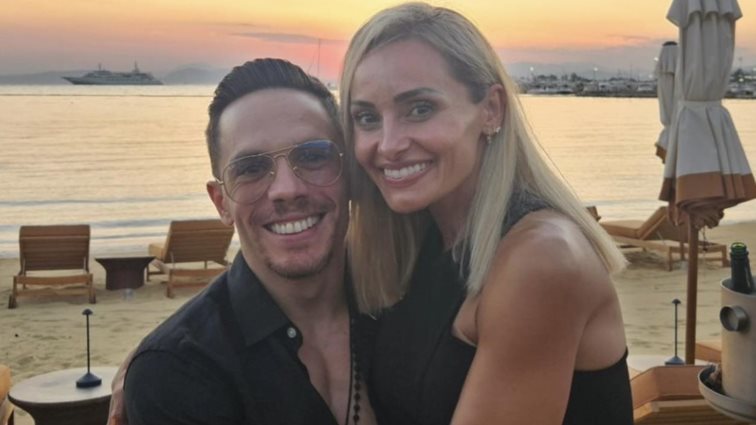 #Familygoals | Λευτέρης Πετρούνιας &amp; Βασιλική Μιλλούση μαζί με τις κόρες τους