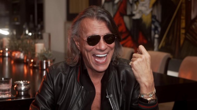 Το &quot;Γηροκομείο&quot; του Ηλία Ψινάκη κάνει πρεμιέρα στο Open! Ο πρώτος καλεσμένος