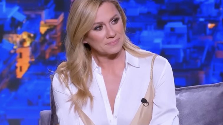 Κατερίνα Καραβάτου σε Νίκο Μουτσινά: &quot;Δεν ήρθα εδώ για να πούμε τώρα τέτοια&quot;