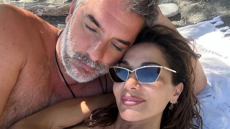 Ο Βασίλης Μπισμπίκης "λιώνει" από έρωτα για τη Δέσποινα Βανδή! Η νέα δημόσια ερωτική εξομολόγηση