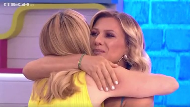 Η έκπληξη on air στη Μαρία Ηλιάκη για τα γενέθλιά της - Οι ευχές της Κατερίνας Καραβάτου