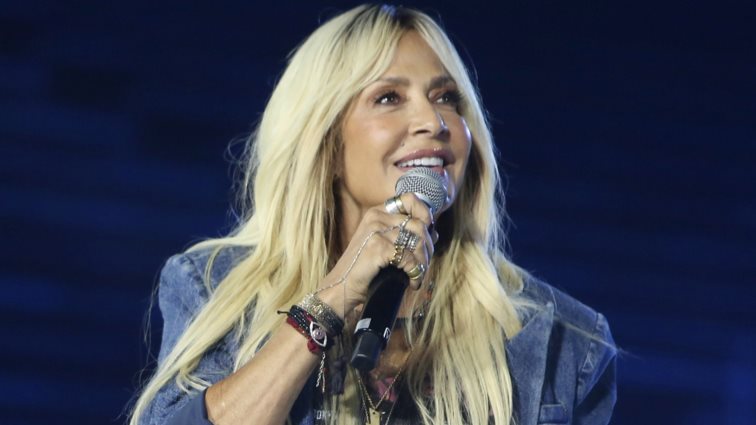 Η Αννα Βίσση τραγουδά μαζί με τους Παραολυμπιονίκες στην εκδήλωση της ΕΟΕ στο Παναθηναϊκό Στάδιο - Δείτε το βίντεο