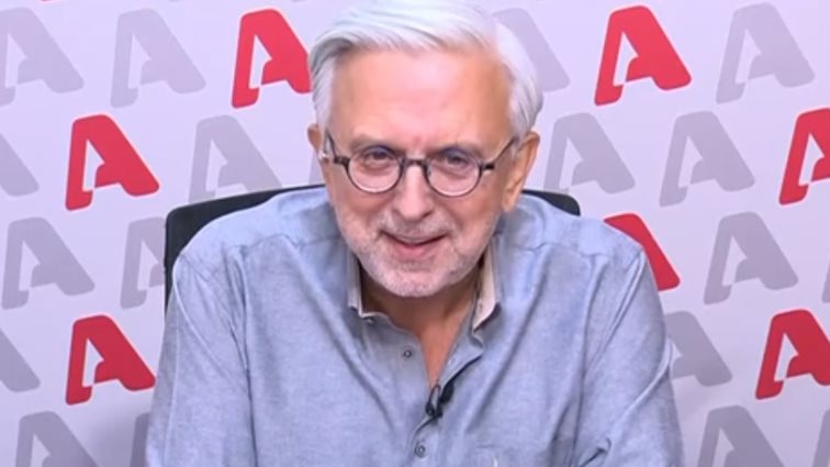 O Δήμος Βερύκιος ξεκαθαρίζει για το σχόλιο για την Έλλη Στάη: &quot;Πρέπει να με ευχαριστήσει, ανέδειξα αυτό που κάνει με κόπο&quot;