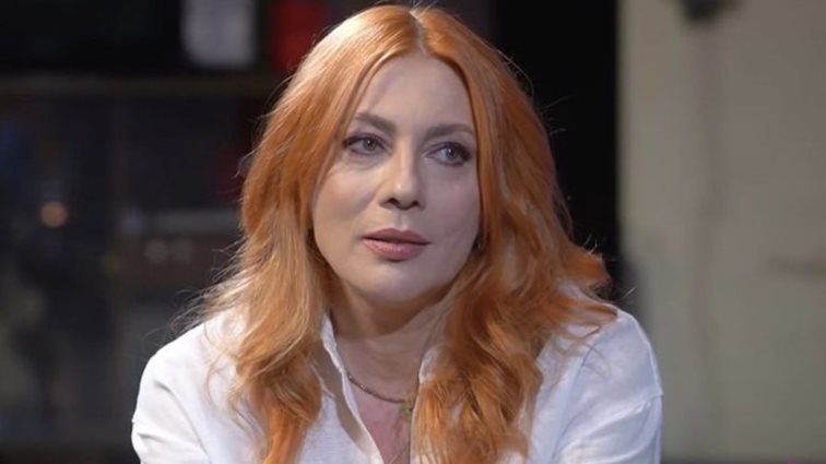 Σμαράγδα Καρύδη: &quot;Ο Θοδωρής εκτίθεται ανεπανόρθωτα πολλές φορές, λέει ό,τι του έρθει&quot;