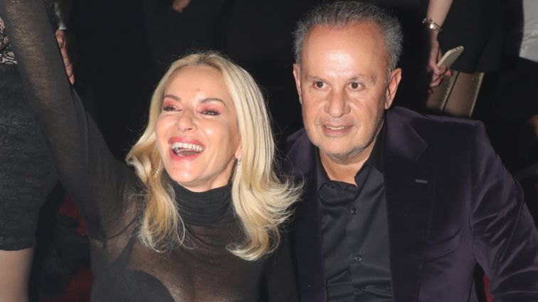 Σπάνια βραδινή έξοδος της Μαρίας Μπεκατώρου με τον σύζυγο της
