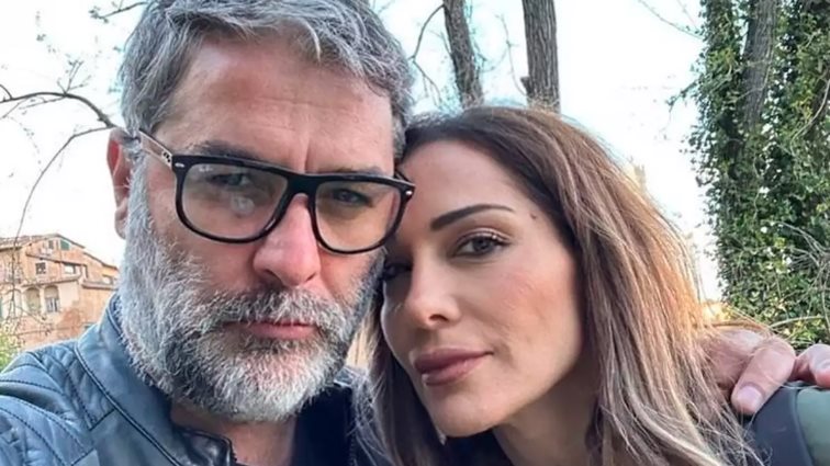 Εκτάκτως στο νοσοκομείο ο Βασίλης Μπισμπίκης – Στο πλευρό του η Δέσποινα Βανδή