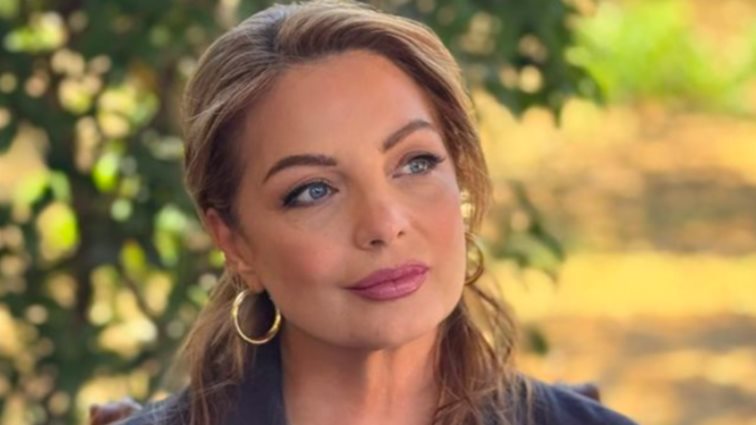 Άντζελα Γκερέκου | Οι σπάνιες φωτογραφίες από το αρχοντικό της στην Κέρκυρα