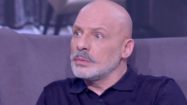 Ο Αιμίλιος Χειλάκης εισέβαλε στο πλατό του "ΝΜ Βραδιάτικα" - Άφωνος ο Νίκος Μουτσινάς