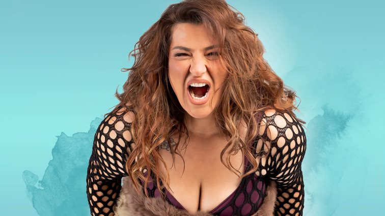 Η "Cavewoman" έρχεται στο Γυάλινο Μουσικό Θέατρο με την Κατερίνα Ζαρίφη