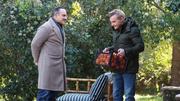 Τα πρώτα πλάνα από τα γυρίσματα του "Ούτε γάτα, ούτε ζημιά"