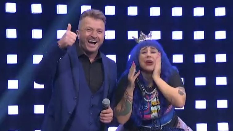 J2US | Super Κική &amp; Γιώργος Βελισσάρης στο πιο ανατρεπτικό ντουέτο!