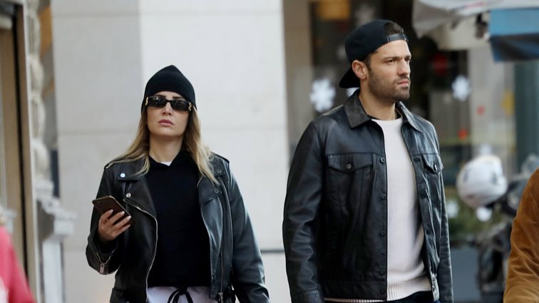 Ο Κωνσταντίνος Αργυρός στο κέντρο της Αθήνας με εντυπωσιακή συνοδό